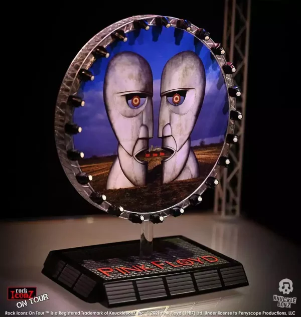 pink-floyd-rock-ikonz-on-tour-statue-projection-screen-1751194892-20