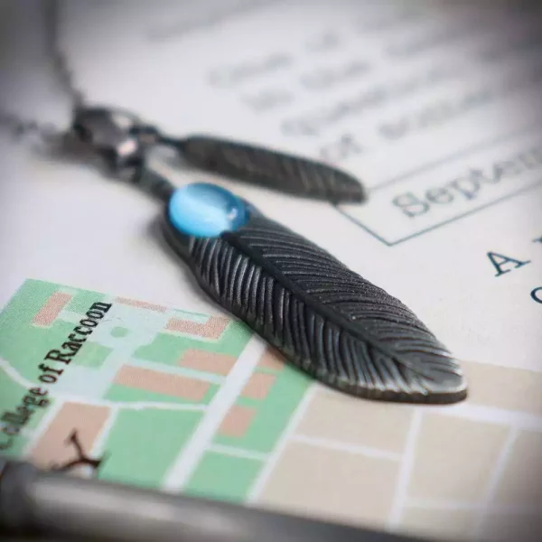 resident-evil-2-necklace-claire-redfields-limited-edition-1751132496-2 resident-evil-2-necklace-claire-redfields-limited-edition-1751132496-2
