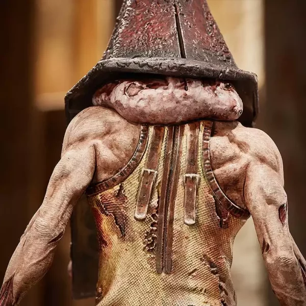 silent-hill-pvc-statue-red-pyramid-thing-30-cm-1751272851-4