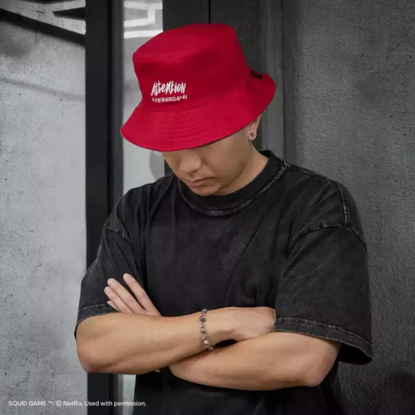 squid-game-bucket-hat-red-light-green-light-1751121579-1 squid-game-bucket-hat-red-light-green-light-1751121579-1