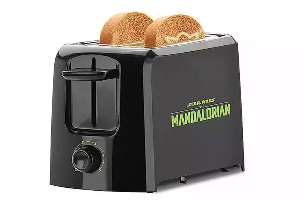 star-wars-the-mandalorian-toaster-the-child-1751316407-2 star-wars-the-mandalorian-toaster-the-child-1751316407-2