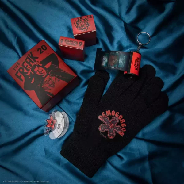 stranger-things-advent-calendar-deluxe-2024-1751121432-4