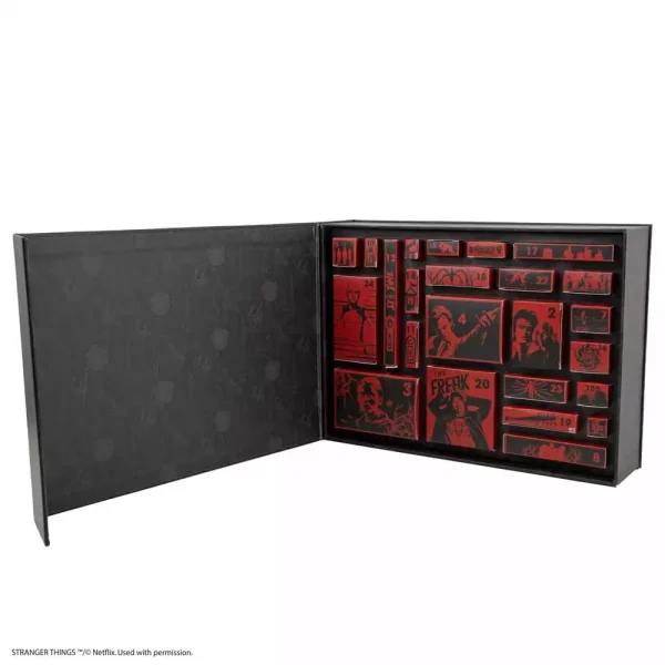 stranger-things-advent-calendar-deluxe-2024-1751121437-11