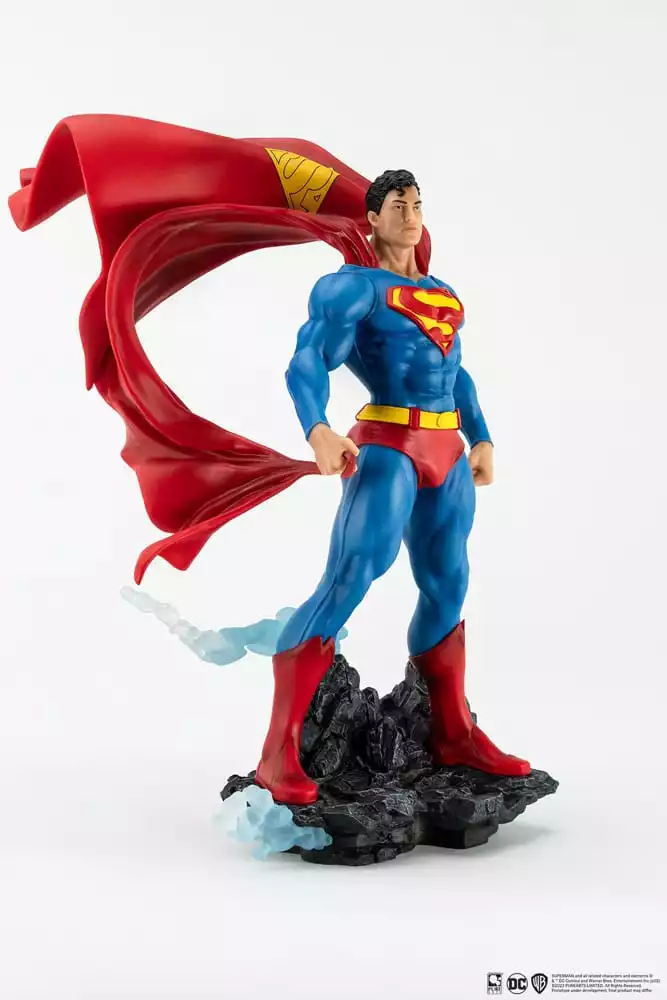 superman-px-pvc-statue-1-8-superman-classic-version-30-cm-1751294631-1