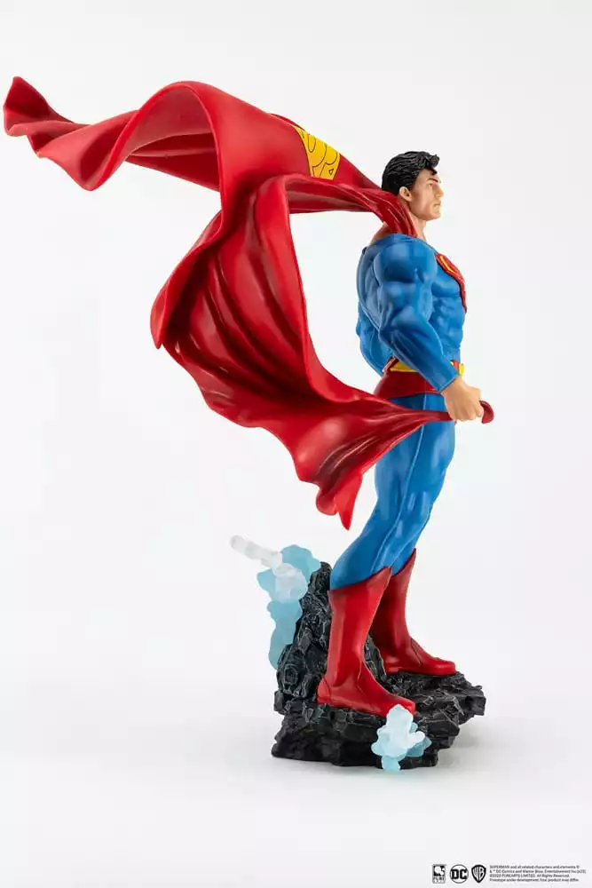 superman-px-pvc-statue-1-8-superman-classic-version-30-cm-1751294634-2