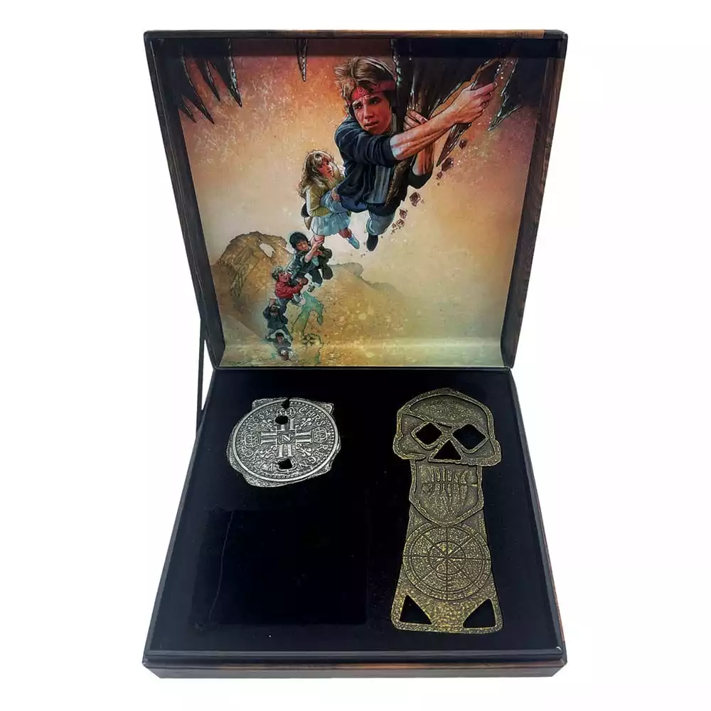 the-goonies-replica-treasure-set-limited-edition-1751133543-6