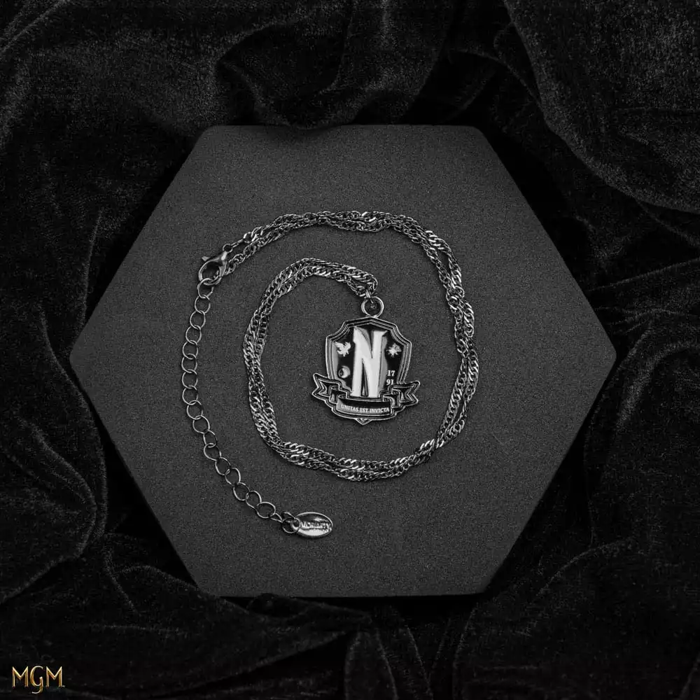 wednesday-necklace-with-pendant-nevermore-academy-black-1751121823-3