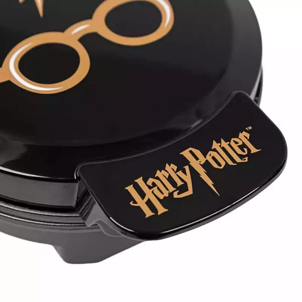 harry-potter-waffle-maker-glasses-and-lightning-bolt-1751493569-3 harry-potter-waffle-maker-glasses-and-lightning-bolt-1751493569-3