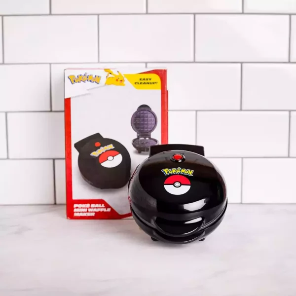 pokemon-waffle-maker-pokeball-1751406568-1 pokemon-waffle-maker-pokeball-1751406568-1