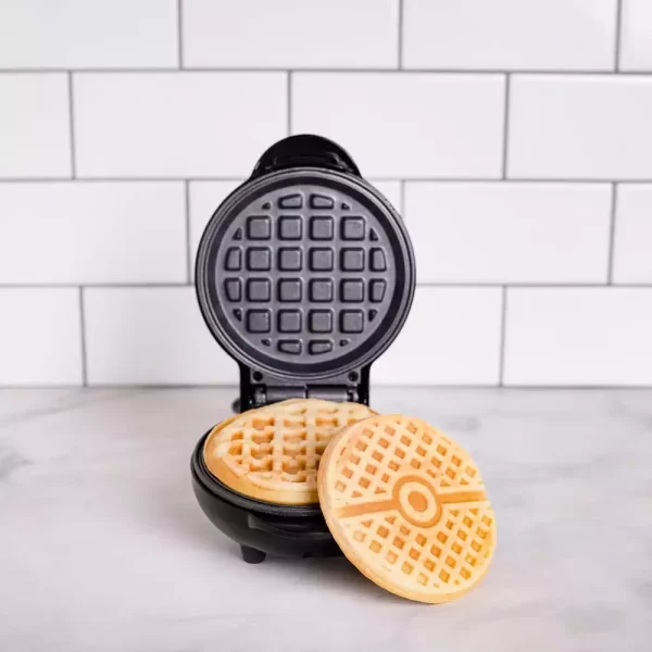 pokemon-waffle-maker-pokeball-1751406571-2 pokemon-waffle-maker-pokeball-1751406571-2