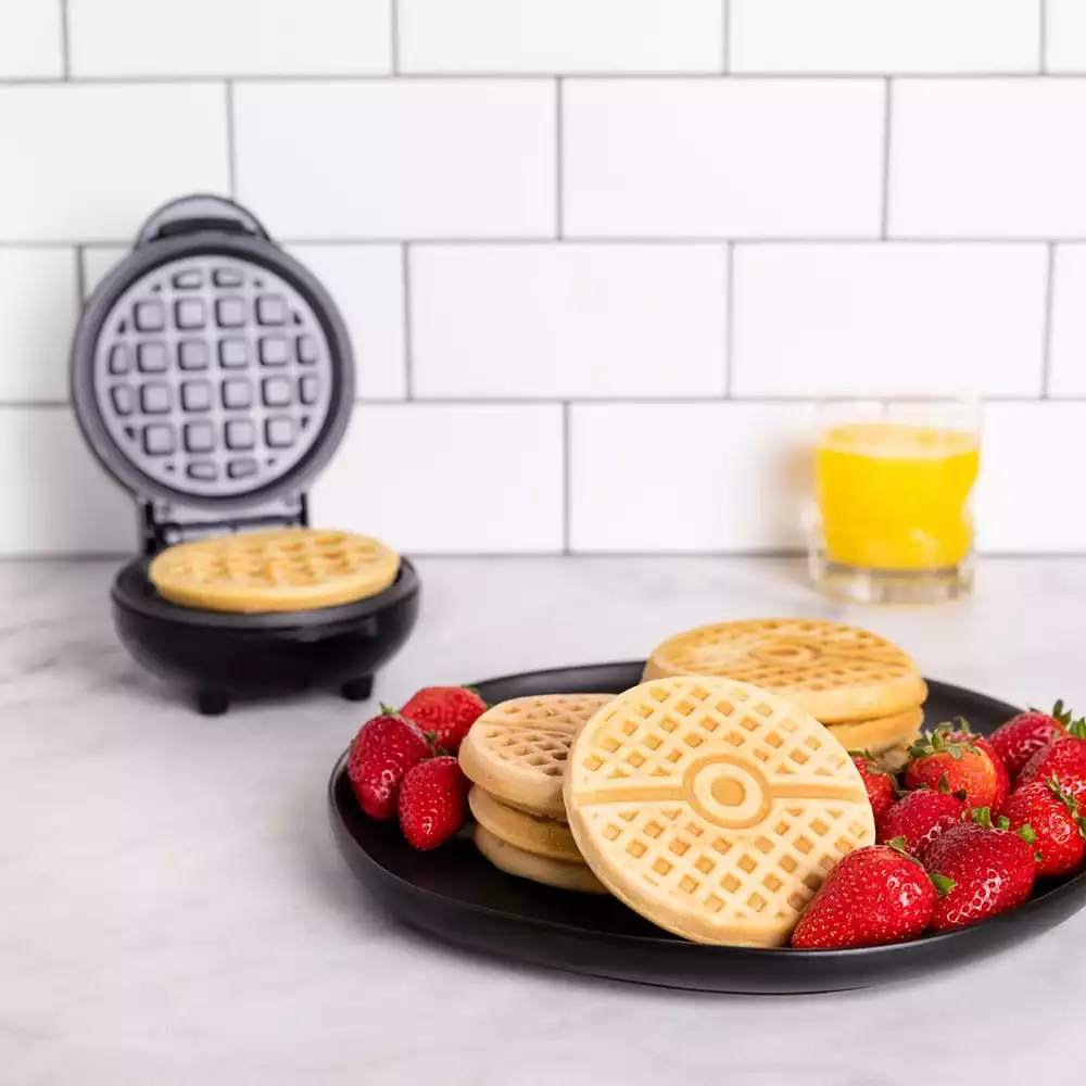 pokemon-waffle-maker-pokeball-1751406573-3