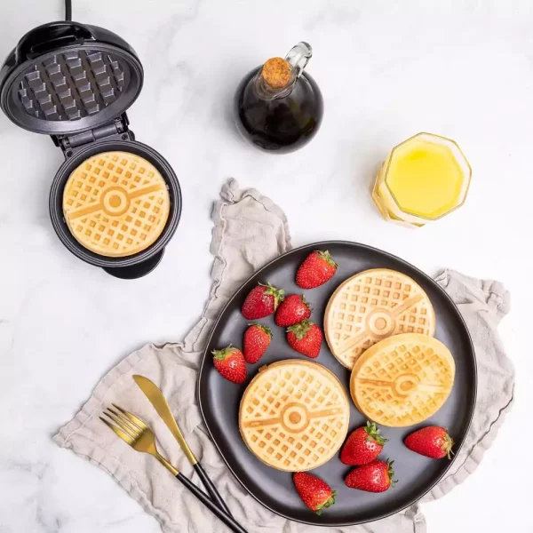 pokemon-waffle-maker-pokeball-1751406578-5 pokemon-waffle-maker-pokeball-1751406578-5