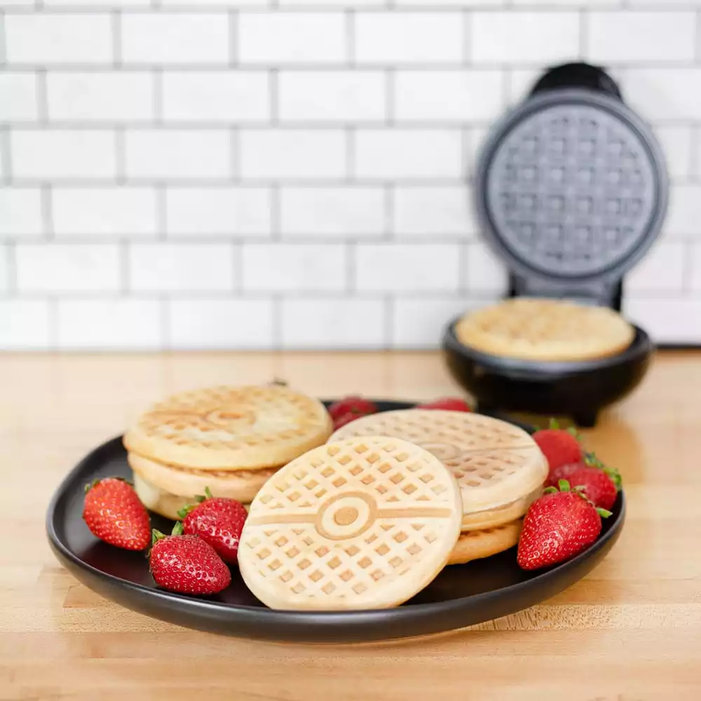pokemon-waffle-maker-pokeball-1751406580-6