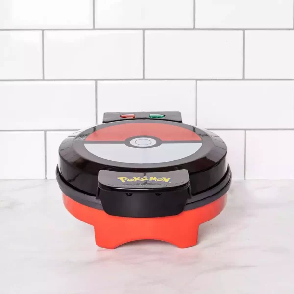 pokemon-waffle-maker-pokeball-1751493544-10 pokemon-waffle-maker-pokeball-1751493544-10
