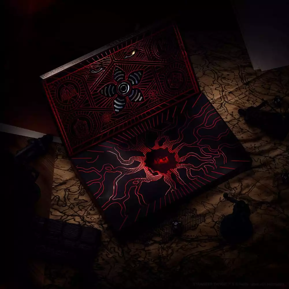 stranger-things-playing-cards-box-set-3-decks-1751353585-3
