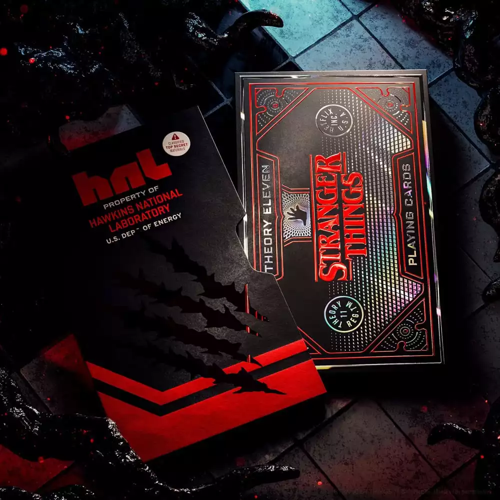 stranger-things-playing-cards-box-set-3-decks-1751353593-6