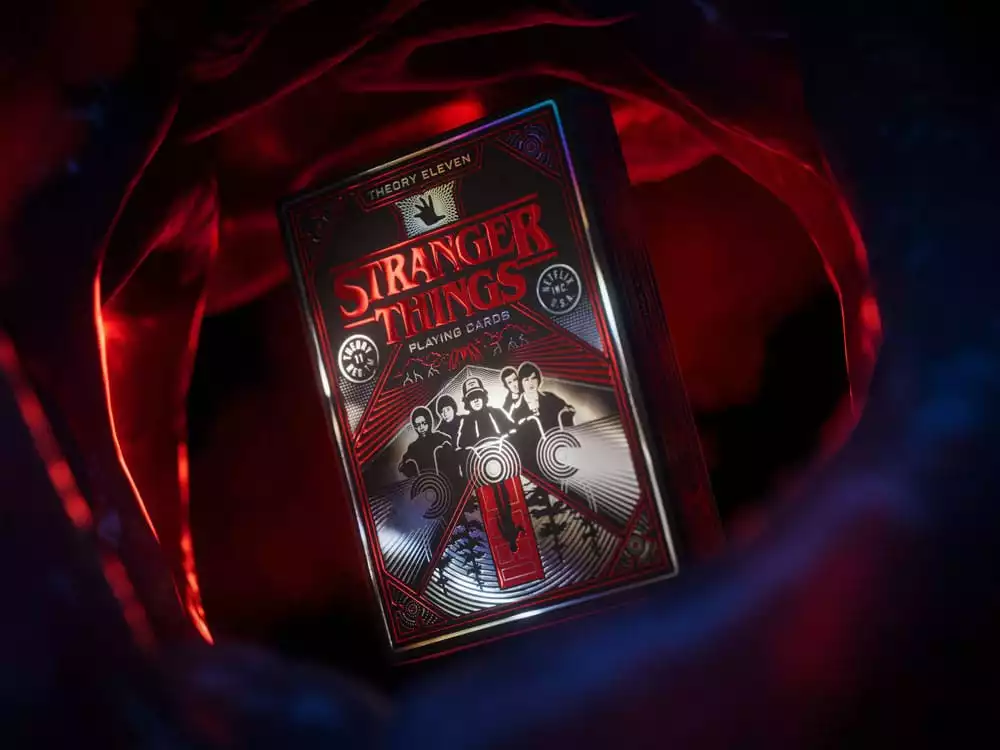 stranger-things-playing-cards-box-set-3-decks-1751353624-19
